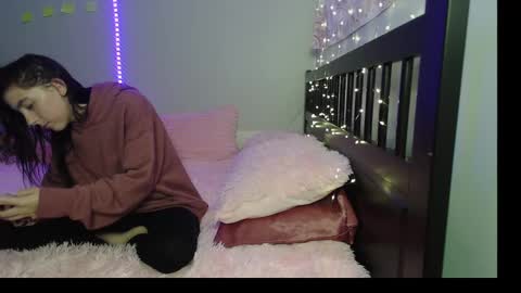 Snapshot of pink_tv chatting on October 1, 1:59 am pink_tv online show from October 1, 1:59 am