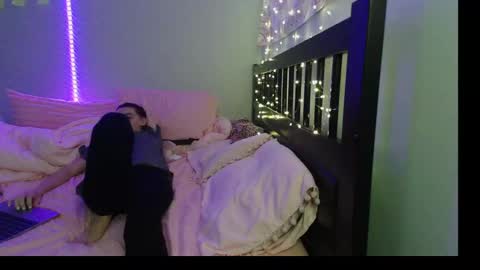 Snapshot of pink_tv chatting on October 9, 2:28 am pink_tv online show from October 9, 2:28 am