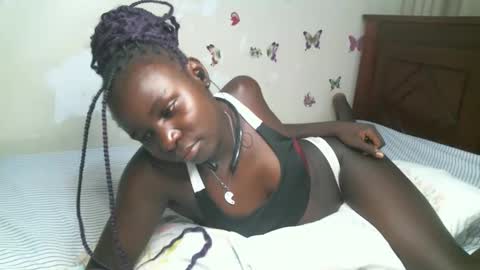 pinky online show from December 5, 7:44 pm