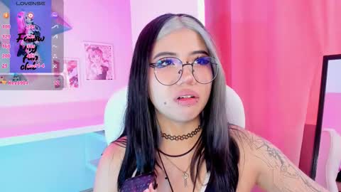 Snapshot of pinkk_demon chatting on October 2, 2:16 pm PINKK online show from October 2, 2:16 pm