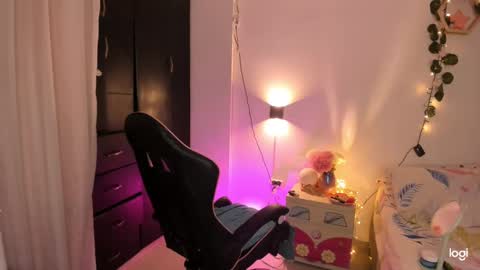 Sarah .. online show from December 29, 3:44 am