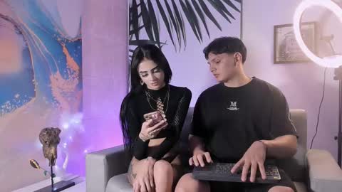 Snapshot of pinksmile_1 chatting on October 31, 10:43 pm pinksmile_1 online show from October 31, 10:43 pm