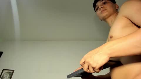 Snapshot of pinksmile_1 chatting on October 14, 11:52 pm pinksmile_1 online show from October 14, 11:52 pm