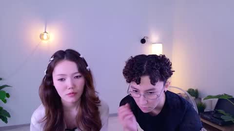 Li long hair and Rude short hair online show from March 27, 8:43 pm