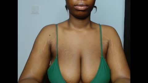 Snapshot of pinkxsugar chatting on October 9, 11:26 am pinkxsugar online show from October 9, 11:26 am