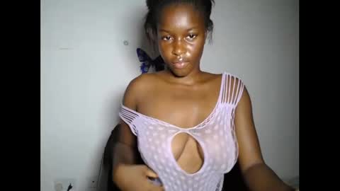 pinkykiki_247 online show from December 4, 8:03 am