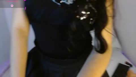 Perla online show from April 13, 4:00 pm