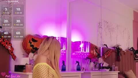 Pinky online show from October 29, 8:09 pm