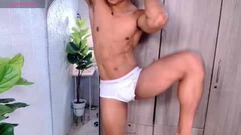 Snapshot of pinoymilker chatting on September 23, 5:12 am ethan online show from September 23, 5:12 am