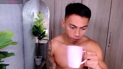 Snapshot of pinoymilker chatting on September 14, 8:27 am ethan online show from September 14, 8:27 am