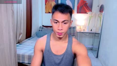 Snapshot of pinoymilker chatting on March 11, 11:23 am ethan online show from March 11, 11:23 am