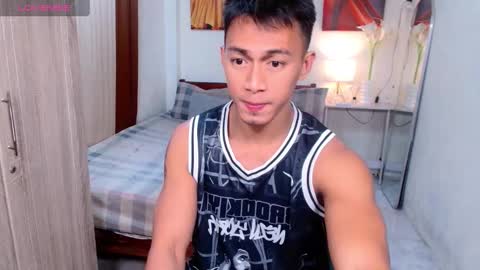 Snapshot of pinoymilker chatting on March 6, 3:57 am ethan online show from March 6, 3:57 am