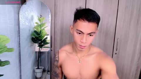 Snapshot of pinoymilker chatting on September 10, 4:02 am ethan online show from September 10, 4:02 am
