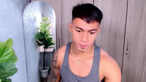 Snapshot of pinoymilker chatting on October 20, 2:49 am ethan online show from October 20, 2:49 am