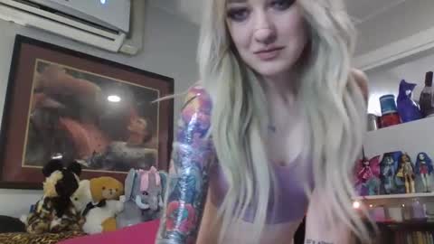 pirateprincessx online show from November 7, 4:04 am