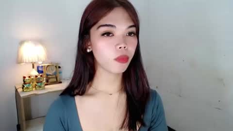 The Girl Named Eyve online show from November 9, 1:25 pm