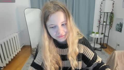 Snapshot of pixel_nest chatting on October 16, 6:13 am Olga online show from October 16, 6:13 am
