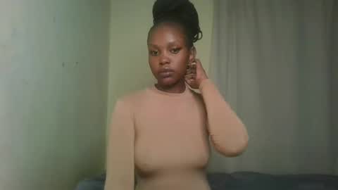 Snapshot of pixie_roman chatting on December 5, 4:17 pm Majesty online show from December 5, 4:17 pm