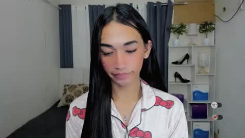 pixiedoll_ online show from February 10, 11:52 pm