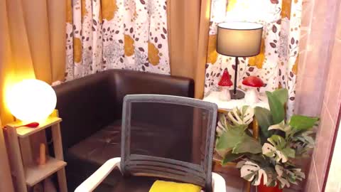 Snapshot of pixiewinky chatting on March 6, 8:09 am pixiewinky online show from March 6, 8:09 am