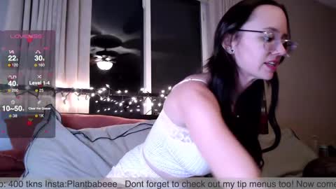 Plantbabeee online show from December 11, 4:07 am