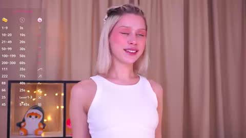 Snapshot of platinum_babe chatting on October 19, 11:59 am Ennie online show from October 19, 11:59 am