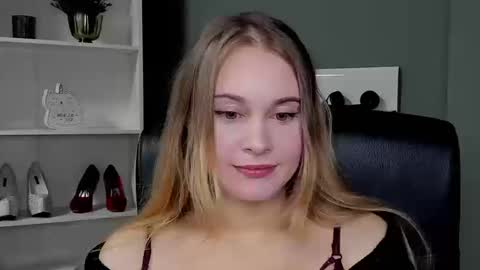 Snapshot of playgirl_valeria chatting on September 22, 8:57 pm Valeria online show from September 22, 8:57 pm