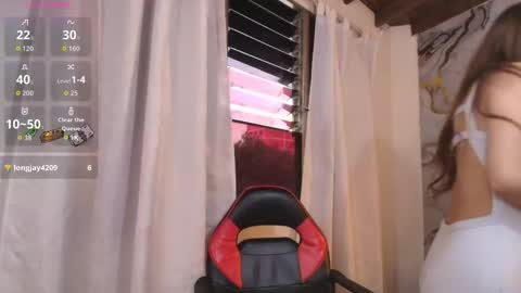 Snapshot of pleasure_vibes023 chatting on October 20, 9:20 pm JUAN AND JULI online show from October 20, 9:20 pm