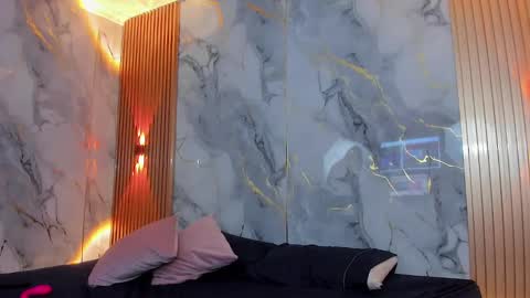 Snapshot of pleasure_vibes023 chatting on February 28, 9:44 pm JUAN AND JULI online show from February 28, 9:44 pm