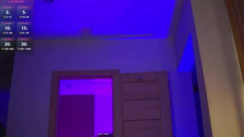 Snapshot of plump_bums chatting on October 28, 4:57 am Ari online show from October 28, 4:57 am