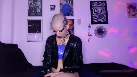    online show from October 30, 1:39 am