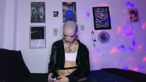    online show from November 18, 11:37 pm