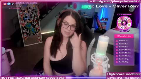 Snapshot of plutoprincess69 chatting on September 18, 6:17 am Pluto Princess online show from September 18, 6:17 am