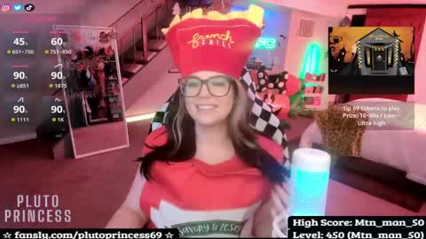 Snapshot of plutoprincess69 chatting on October 5, 3:59 am Pluto Princess online show from October 5, 3:59 am