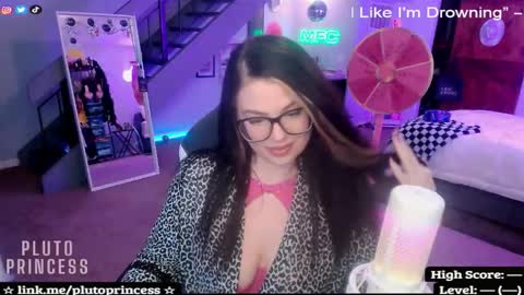 Pluto Princess online show from November 15, 7:43 am