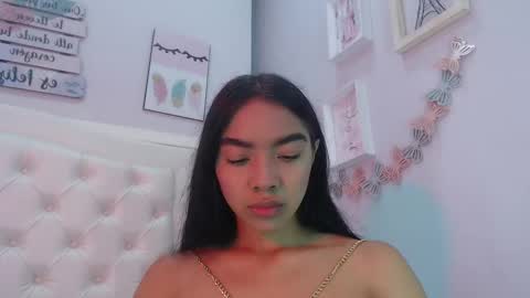 Snapshot of pocahontas_moon chatting on September 24, 1:40 pm Pocahontas online show from September 24, 1:40 pm
