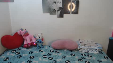 Snapshot of pocahontas_princess__ chatting on October 7, 2:46 pm Pocahontas online show from October 7, 2:46 pm