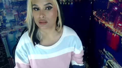 Snapshot of pocahontasexxy chatting on December 29, 4:59 am DaniellaBaby online show from December 29, 4:59 am