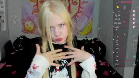 Snapshot of pocet_barbie chatting on September 23, 1:16 pm Mary online show from September 23, 1:16 pm