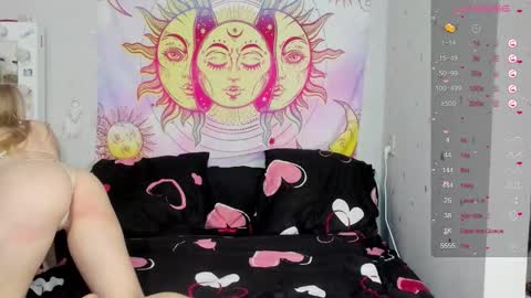 Snapshot of pocet_barbie chatting on September 11, 11:44 am Mary online show from September 11, 11:44 am