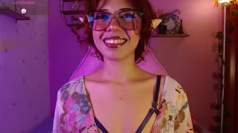Snapshot of poison_liv chatting on September 13, 2:08 pm poison_liv online show from September 13, 2:08 pm