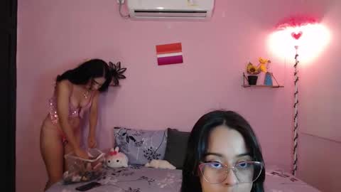 Snapshot of poison_pink chatting on September 21, 2:10 pm poison_pink online show from September 21, 2:10 pm