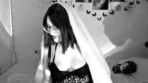 Snapshot of poison_willow chatting on October 9, 6:57 pm Willow Hours 12pm to 630pm Colombian time FRIDAY AND SUNDAY FREE DAYS online show from October 9, 6:57 pm