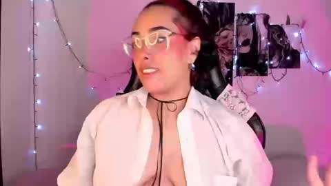 Snapshot of poison_willow chatting on September 17, 6:33 pm Willow Hours 12pm to 630pm Colombian time FRIDAY AND SUNDAY FREE DAYS online show from September 17, 6:33 pm