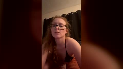 poisonivyy95 online show from March 1, 3:11 am