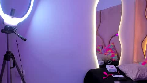 polarityht online show from March 8, 11:27 am