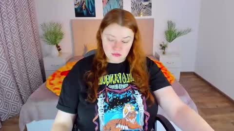 Snapshot of polinasallivan chatting on January 13, 7:54 am Polina online show from January 13, 7:54 am