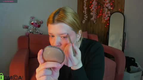 Polly online show from April 4, 1:23 am