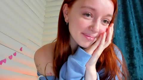 Snapshot of polly_luna chatting on February 10, 12:19 am Polly online show from February 10, 12:19 am