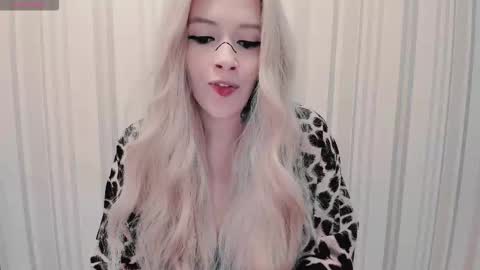 Snapshot of polly_wow chatting on October 16, 8:36 am Polly online show from October 16, 8:36 am
